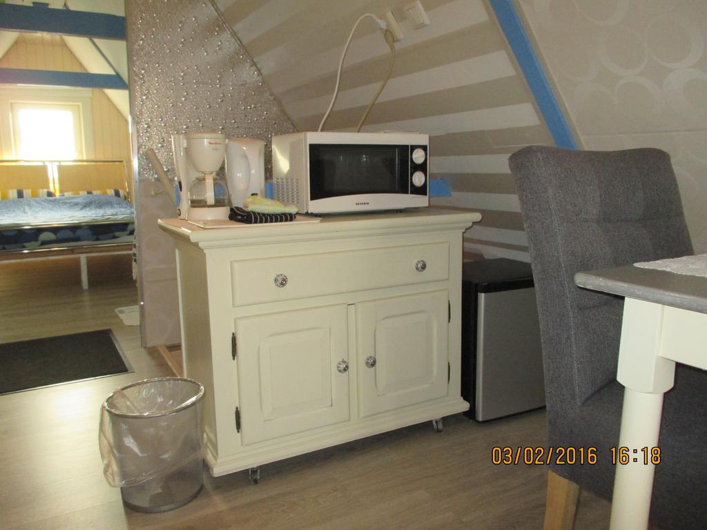 De Weg Naar Het Strand Bed & Breakfast Егмонд ан Зее Стая снимка
