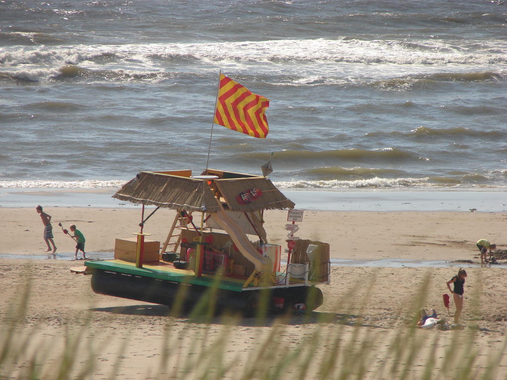 De Weg Naar Het Strand Bed & Breakfast Егмонд ан Зее Стая снимка