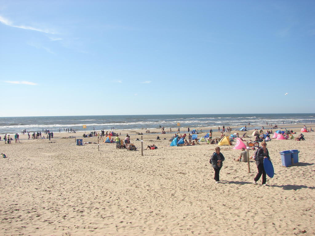 De Weg Naar Het Strand Bed & Breakfast Егмонд ан Зее Стая снимка